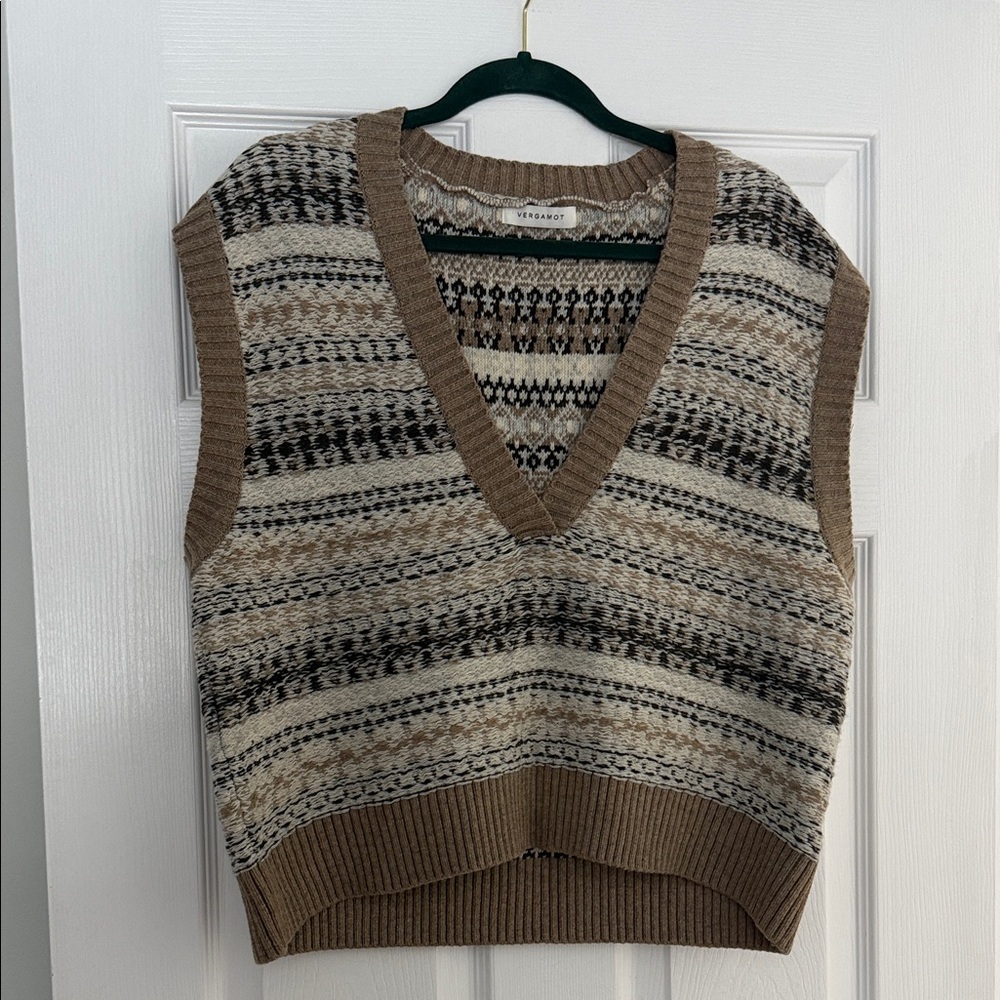 Stylish V-Neck Sweater Vest in Brown and Cream